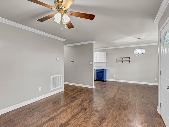 5th image of 219 W Watt St
