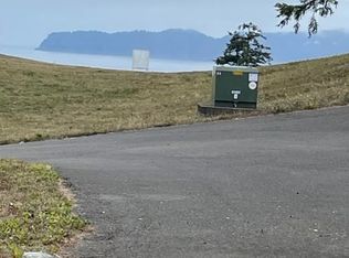 53 Meadow View Ln, Pacific City, OR 97135