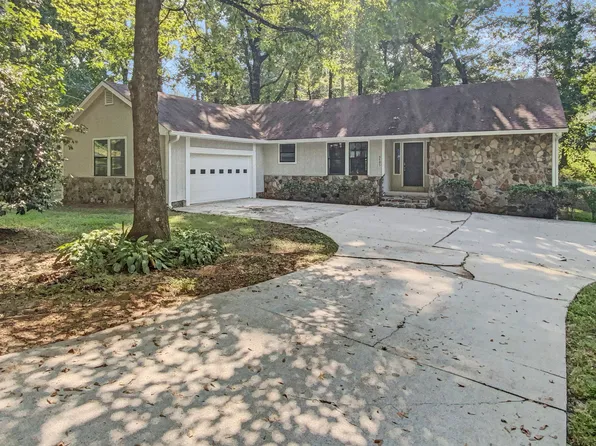 5705 Denson Blvd, Morrow, GA 30260