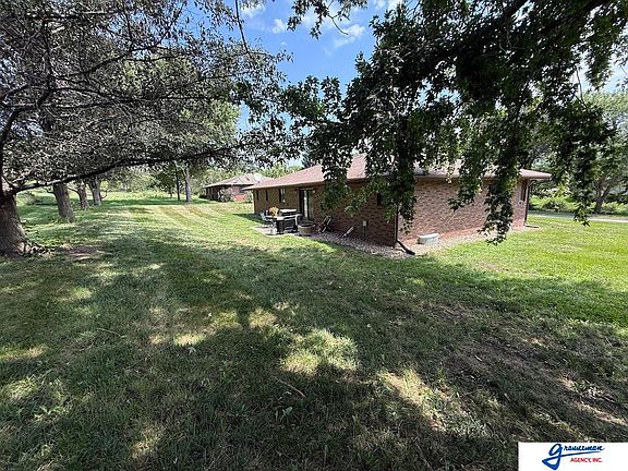 5th image of 269 Willow St