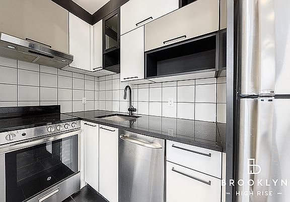 4th image of 277 Evergreen Ave #2B