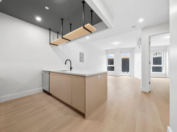 77-63 Vleigh Pl #425