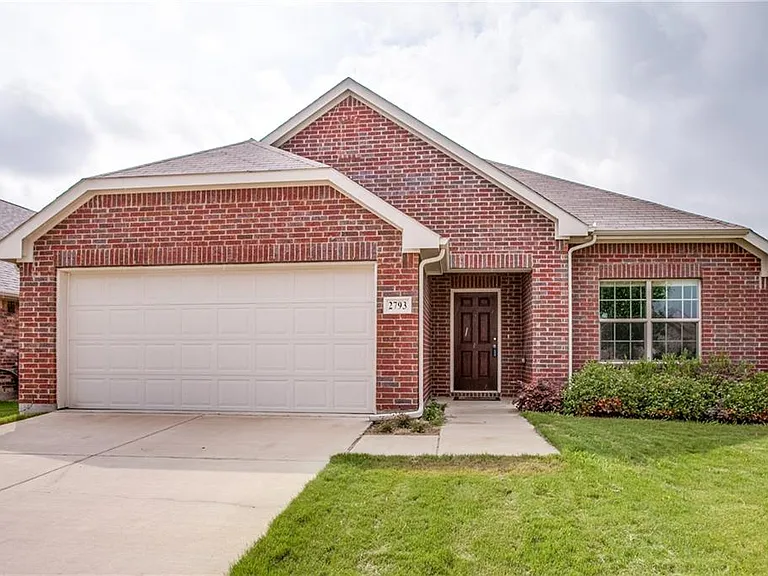 2793 Crescent Lake Dr — Photo 2