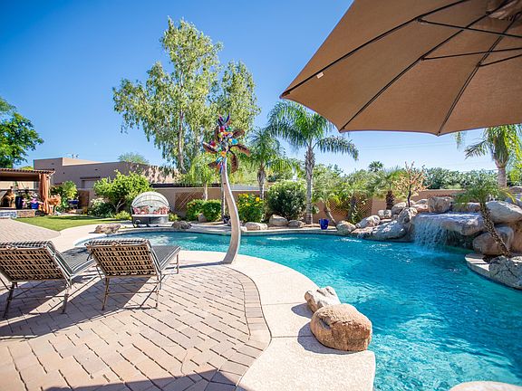 2nd image of 6831 E Paradise Dr