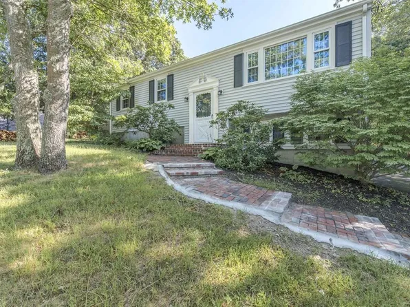 18 Adams St, Plymouth, MA 02360