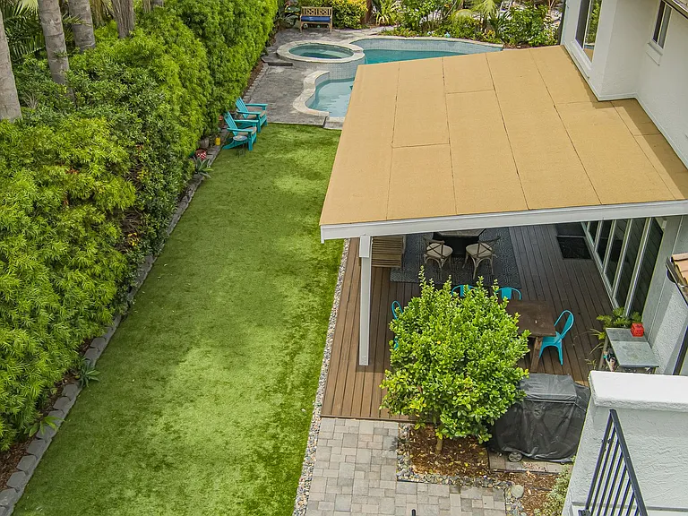 341 Calle De Adele — Photo 10