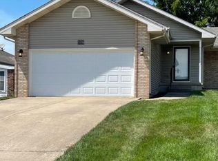 4047 Oakbrook Ct, Springfield, IL 62711