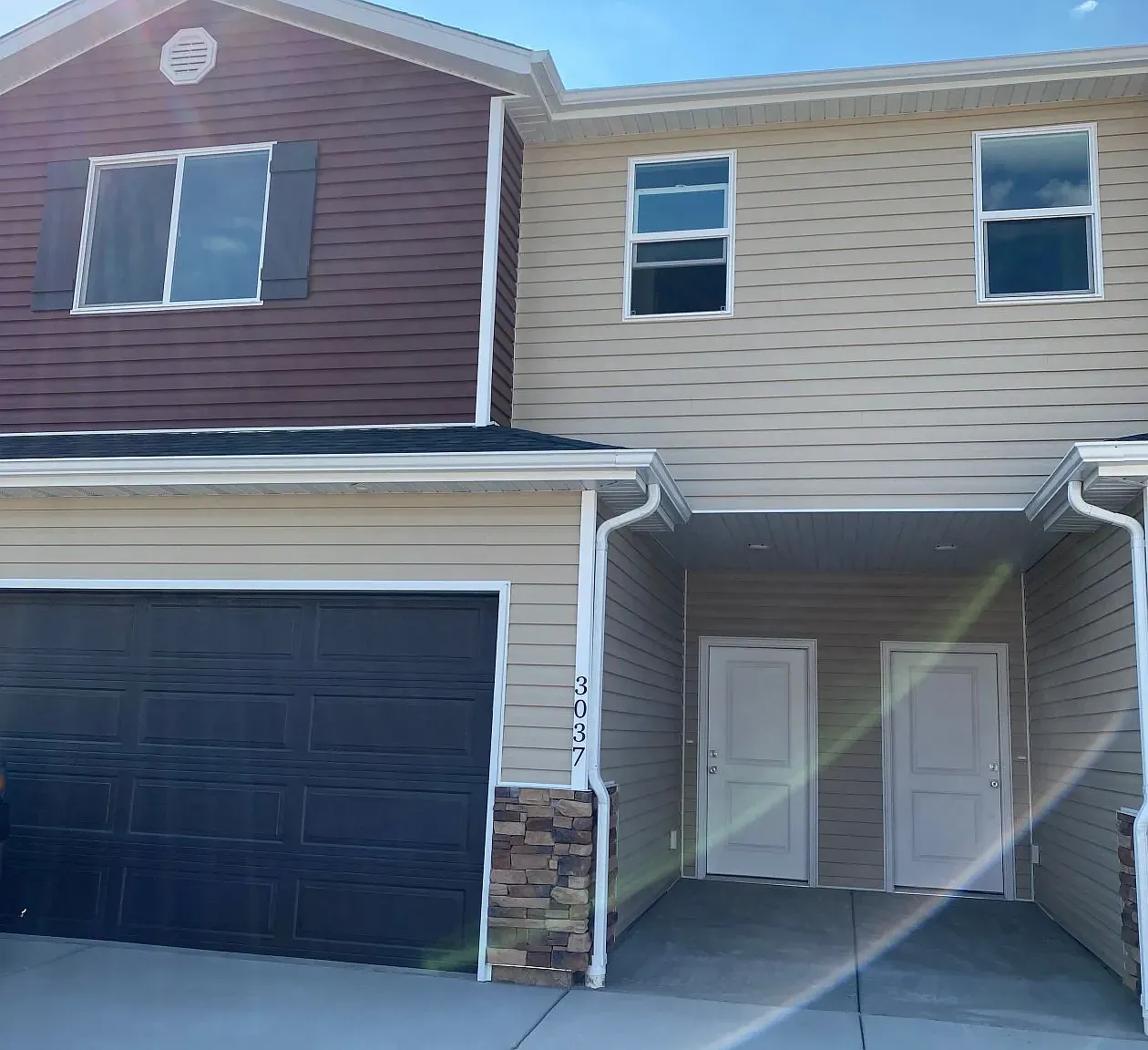 E322 - Cedar Bend — Photo 1