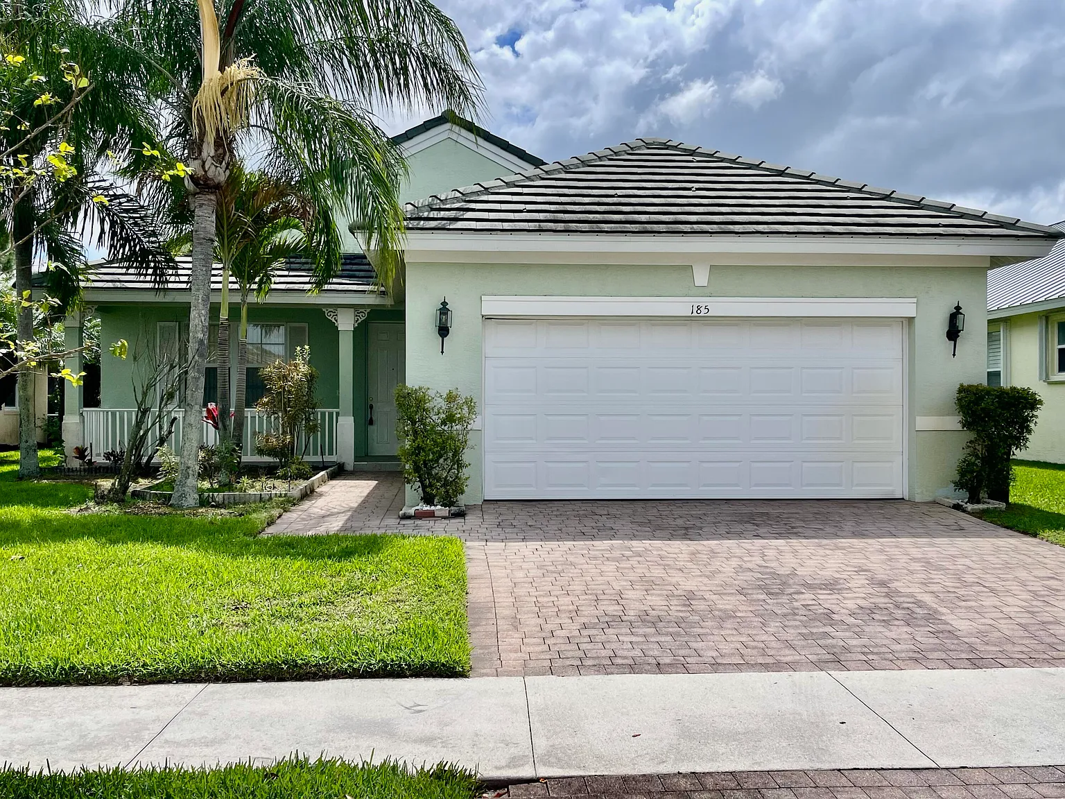 3 bed, 2.0 bath, 1539 sqft, $2,400 — Photo 1