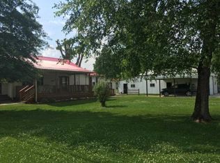 16940 E Oak St, Westphalia, IN 47596
