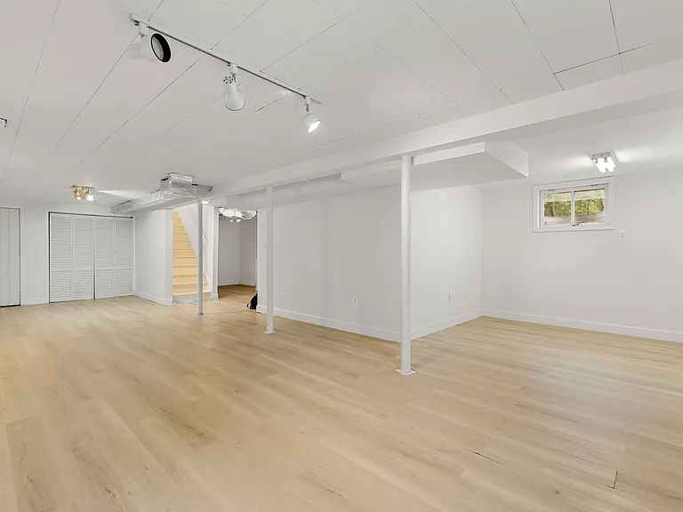 32 Beechwood Rd — Photo 11