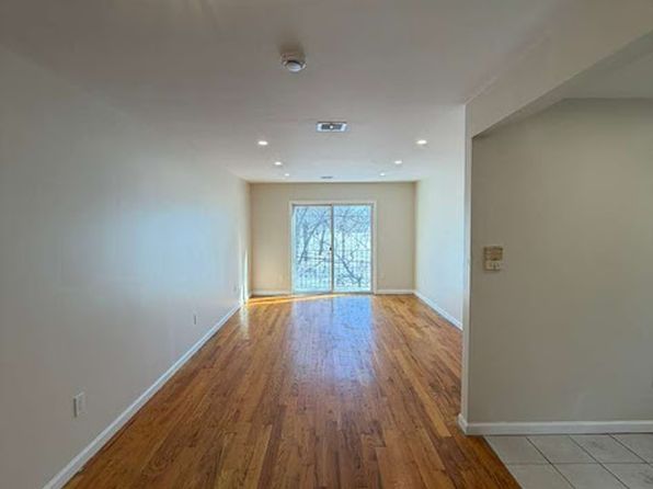 151 S Munn Ave Floor 3