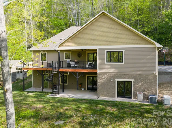 36 Snowshoe Dr, Asheville, NC 28803