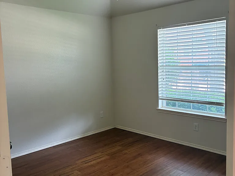 8240 Spring Ridge Dr — Photo 12