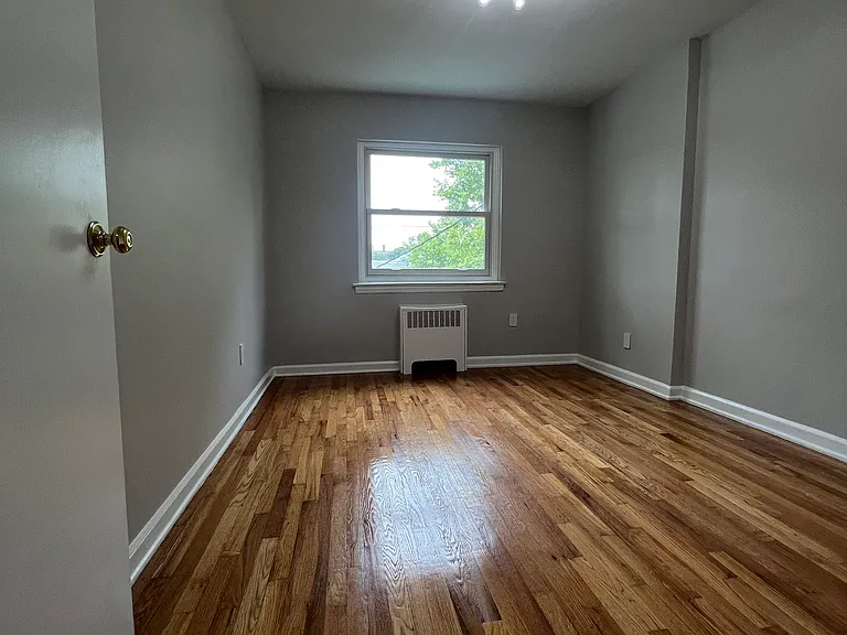 Edenwald Ave — Photo 8