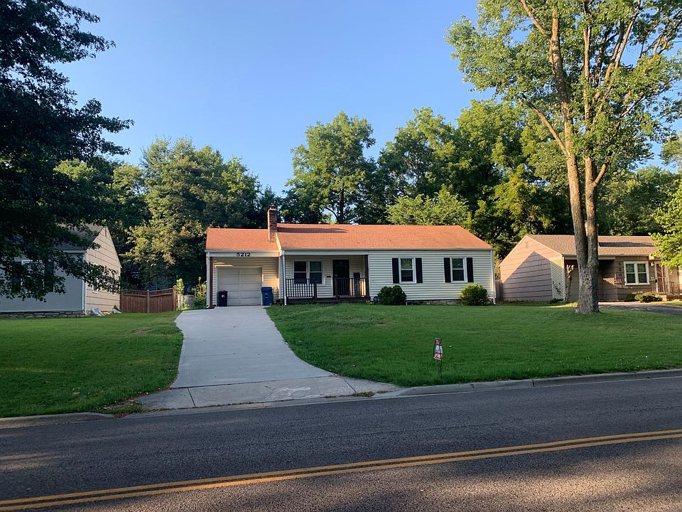 Newly Remodeled Prairie Village 3 bed 2 Bath w/ new driveway and new backyard deck!