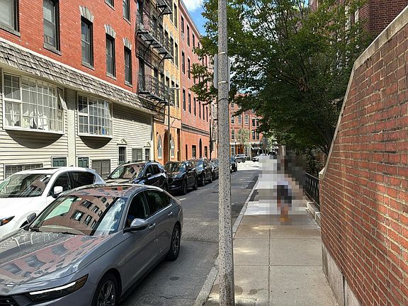 4th image of 15 Charter St APT 3