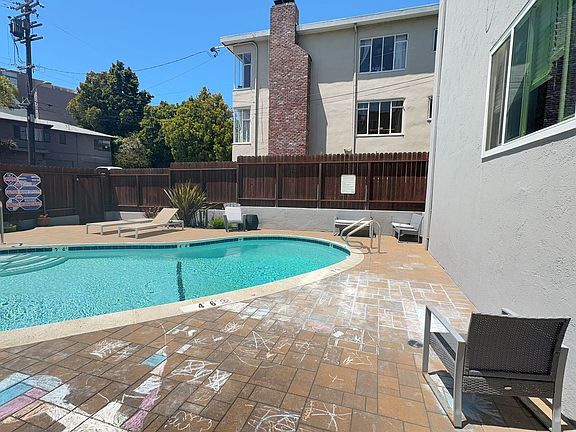 5th image of 406 Van Buren Ave #26