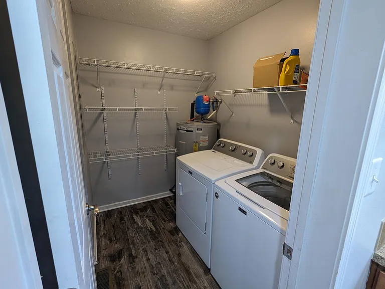 61 Newberry Dr — Photo 9