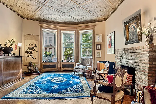 NEIGHBORHOOD&KATHARINEHAMNETT ロンTLサイズ Upper East Side Versailles-inspired townhouse returns for
