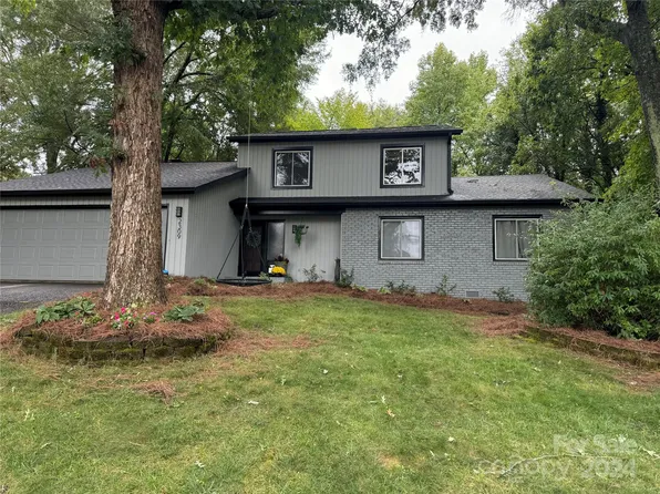 2309 Lynbridge Dr, Charlotte, NC 28270