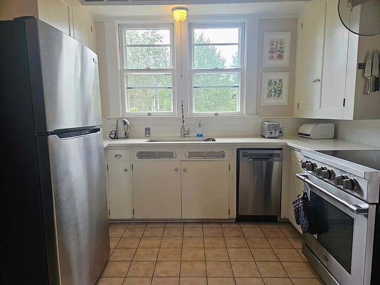 5805 NE 30th Ave — Photo 12
