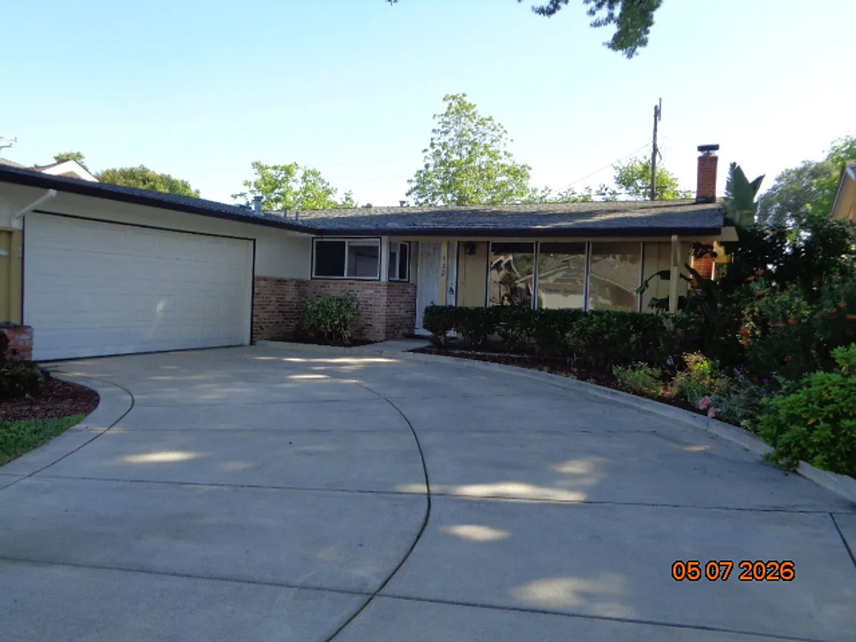 Building Photo - 449 Azalea Way