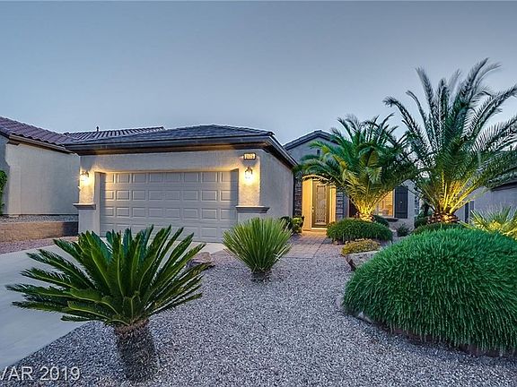 Appealing uplighting in the evening.