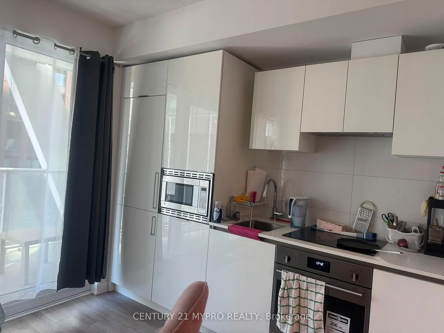 1 bed, $2,400 — Photo 3