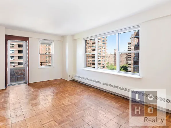 455 Fdr Drive image 1 of 6