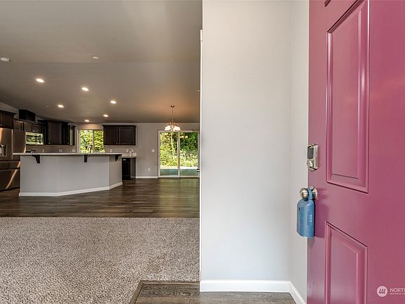 4th image of 2814 180th Avenue NW