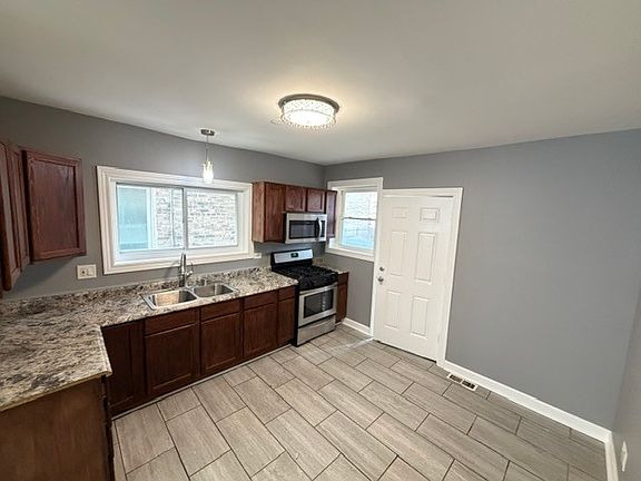 3rd image of 8048 S Vernon Ave