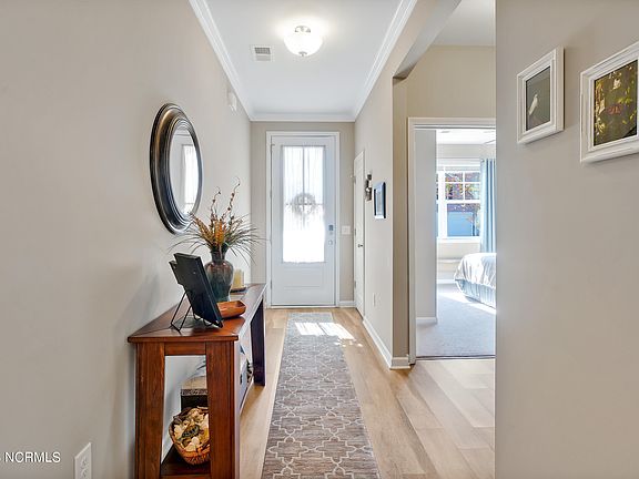 3rd image of 445 Esthwaite Drive SE