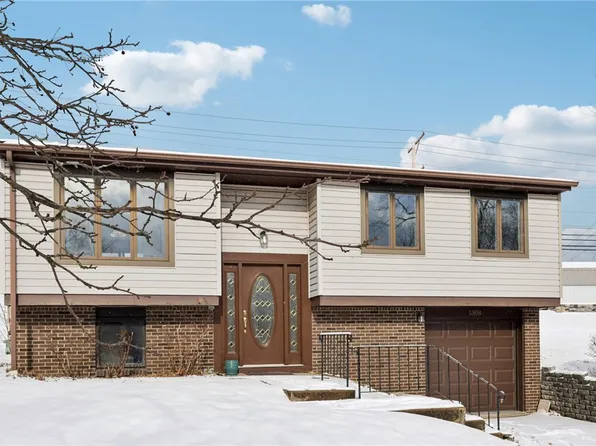 1308 Enfield Ct, Bridgeville, PA 15017