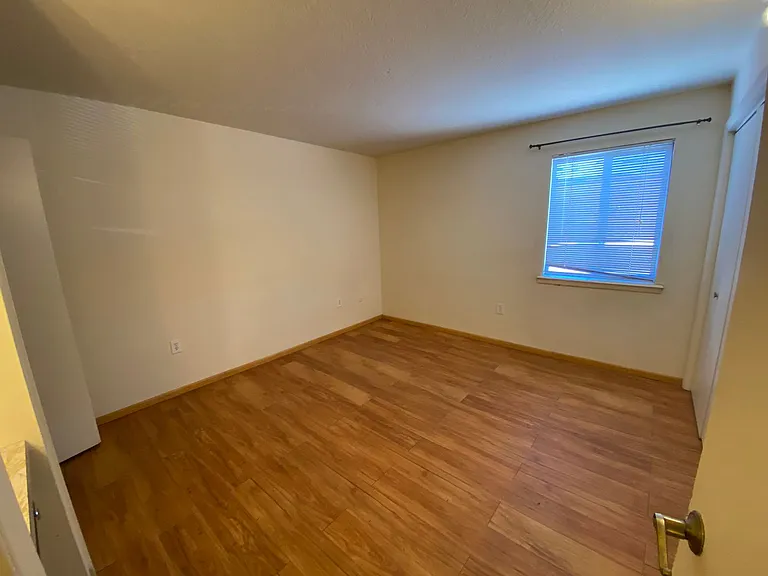 124 Harvard Dr SE — Photo 22