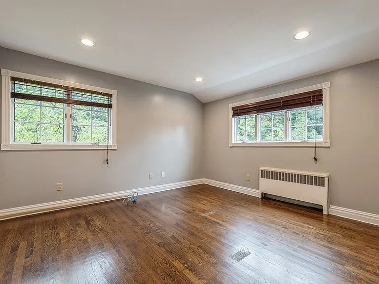 166 Churchill Rd — Photo 23