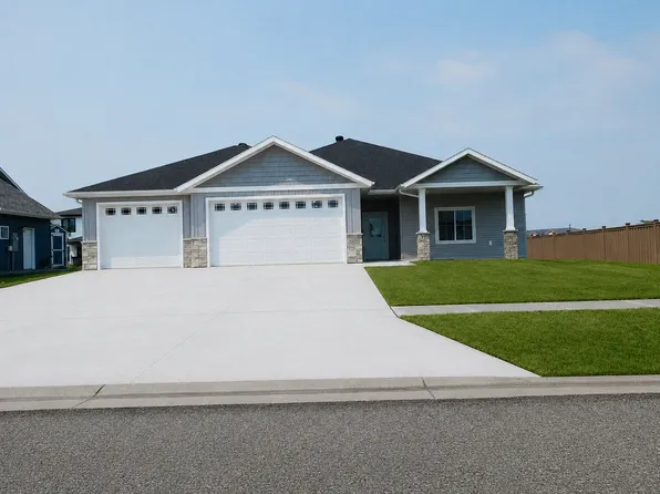 4203 Pine Pkwy S, Fargo, ND 58104