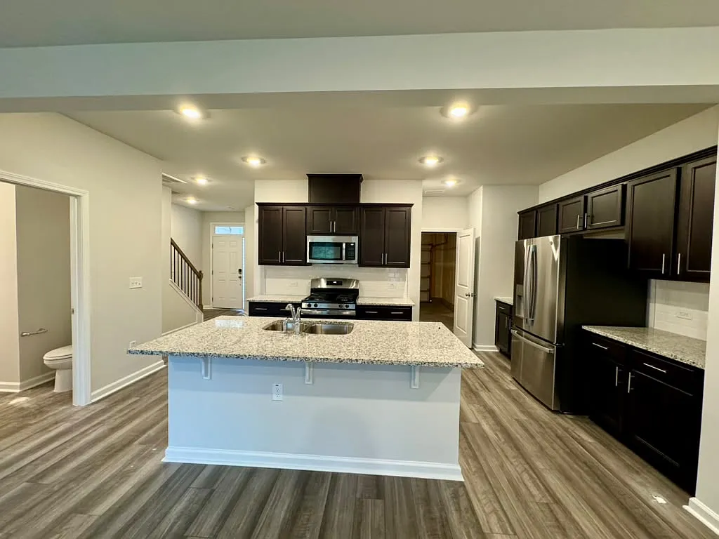 5004 Fir Tree Ln — Photo 2