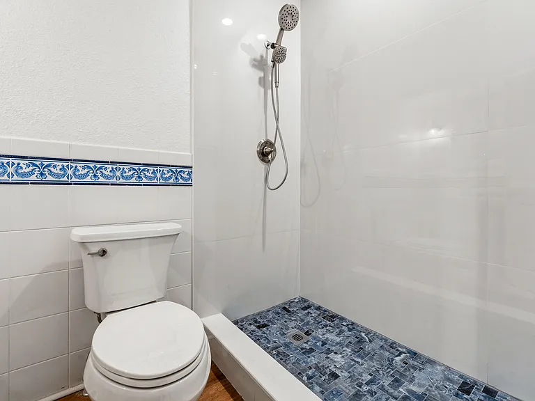122 S Lake Dr — Photo 41