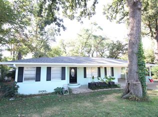 2811 Rollingwood Dr, Tyler, TX 75701