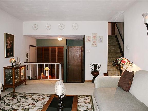 4th image of 52186 Woodridge Dr