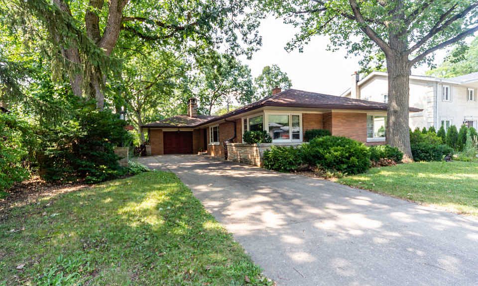1st image of 8942 Crawford Ave