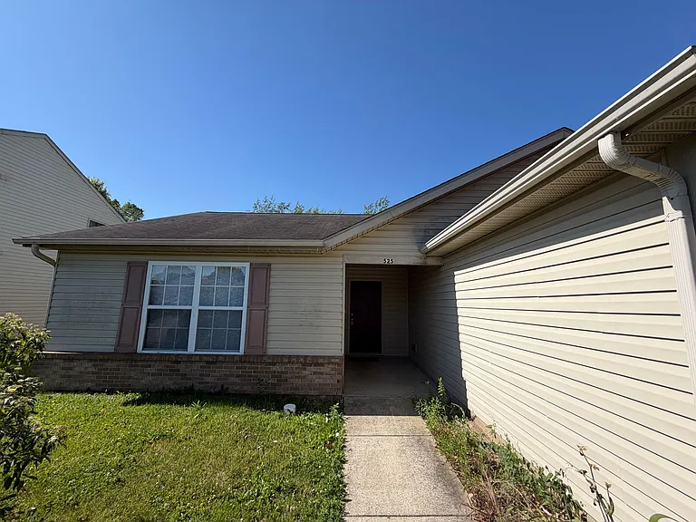 525 Plantation Way — Photo 2