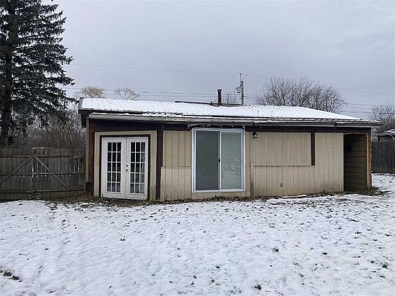 3rd image of 2147 Sandalwood Dr
