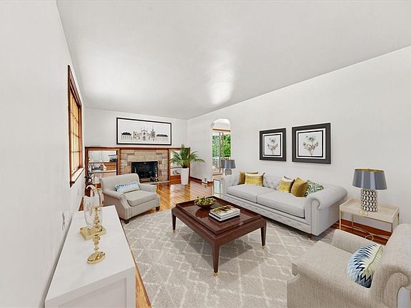 3rd image of 1911 McLean St