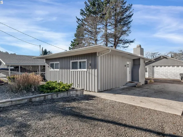 243 N Juniper St, Rockaway Beach, OR 97136