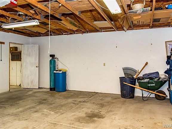 2nd image of 2409 E Everglades Blvd