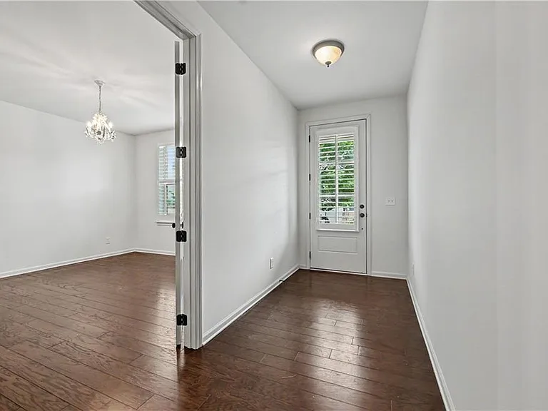 16 Lochurst Ln — Photo 9