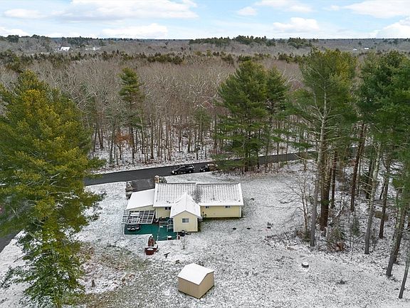 3rd image of 64 Christopher Cir
