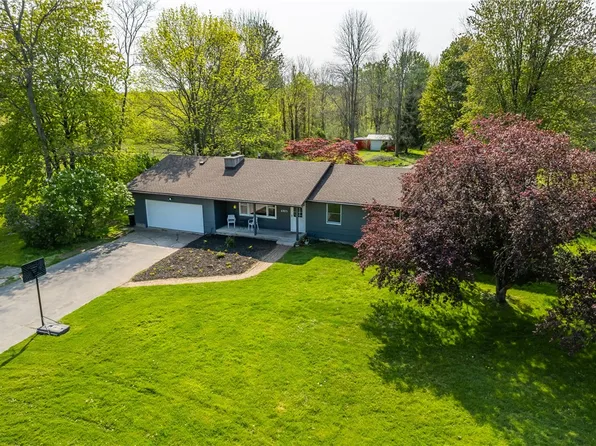 6923 Lakeside Rd, Ontario, NY 14519